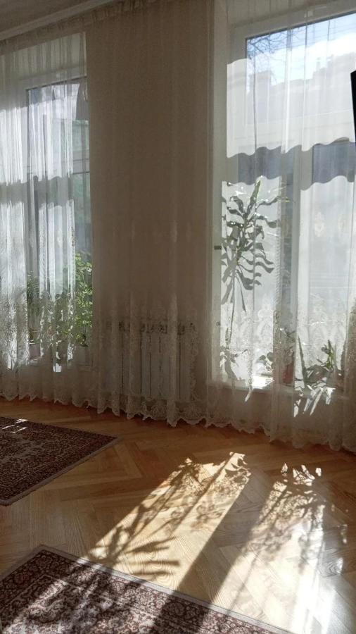 Світла Затишна Квартира В Центрі Біля Оперного Театру З Балконом, Який Виходить У Тихий Львівський Дворик エクステリア 写真